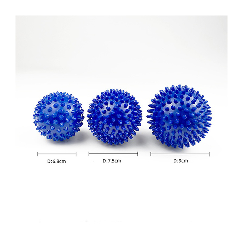 Massaggio con la palla di spine Massaggio con la palla di spine